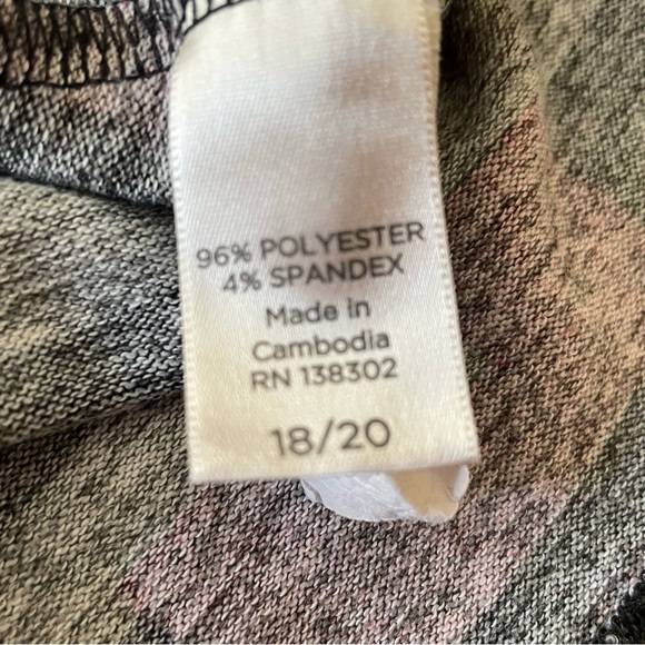 Avenue Women's 3/4 Sleeve Scoop Neck Top with Scarf Grey Black Red Size 18/20 - Picture 9 of 10